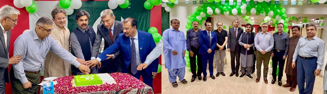 کراچی: وزیر توانائی ، ترقیات و منصوبہ بندی سندھ سید ناصر حسین شاہ نے کہا ہے کہ جشن آزادی و معرکہ حق کے حوالے سے صوبہ سندھ میں دو ہزار سے زائد تقریبات کا انعقاد کیا جارہا ہے۔ ان خیالات کا اظہار انھوں نے تھرکول انرجی بورڈ کے دفتر میں اس حوالے سے منعقدہ ایک تقریب میں مہمان خصوصی کی حیثیت سے اپنے خطاب اور ایک کاٹ کر تقریب کا افتتاح کرتے ہوئے کیا۔